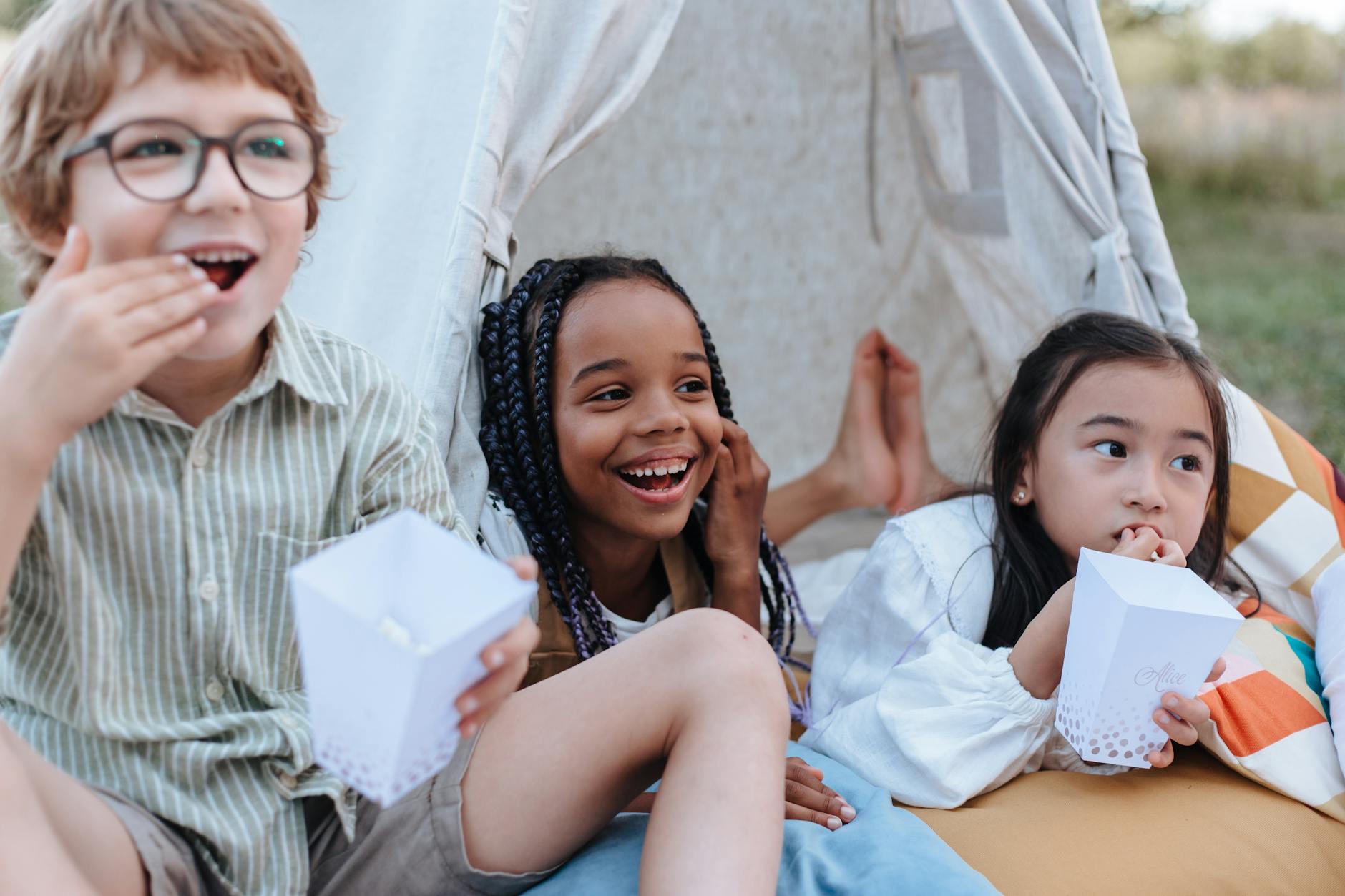 kids eating popcorn